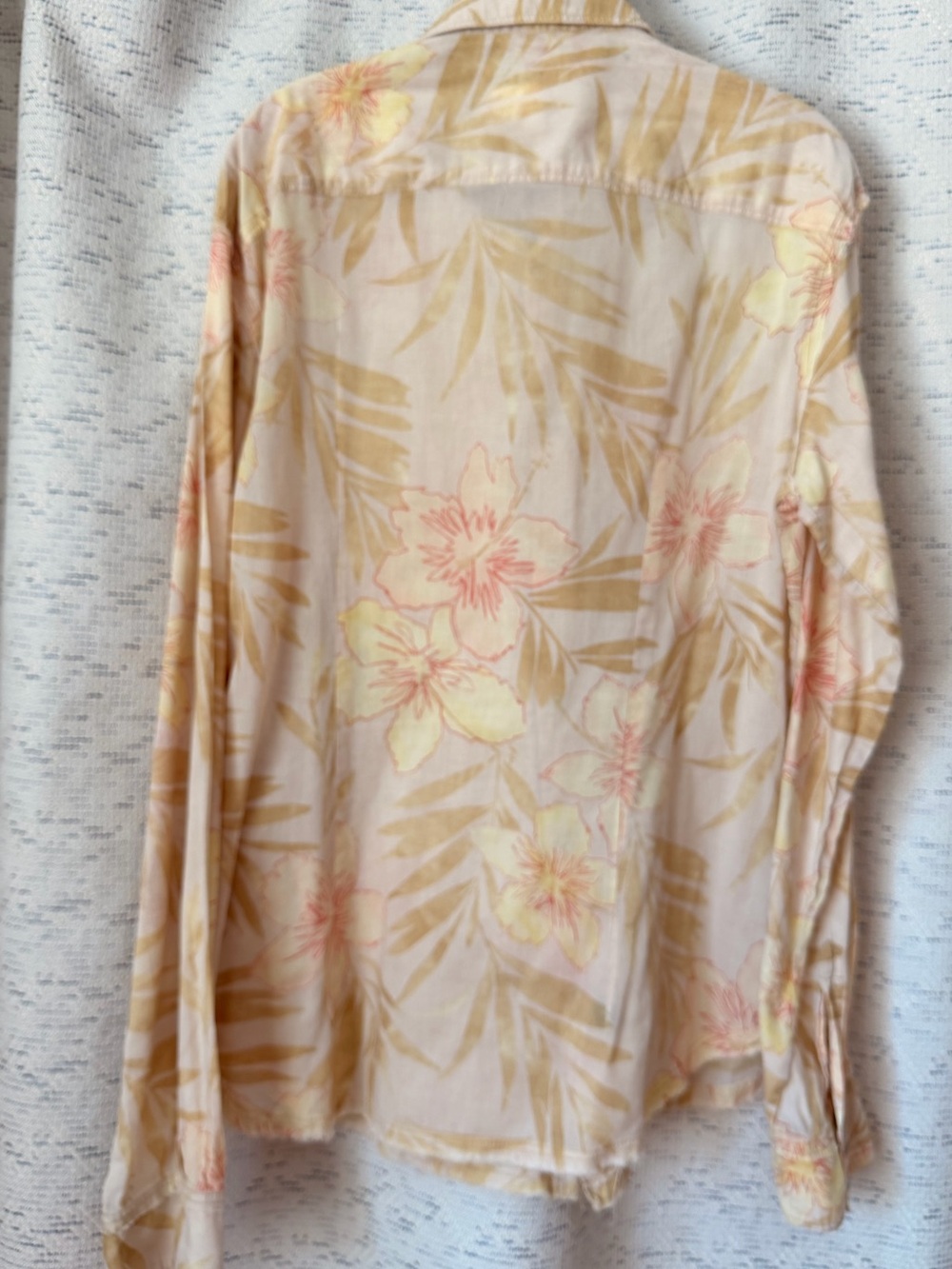 D&G Floral Button-Up Shirt in Pale Peach & Yellow - Picture 9 of 9